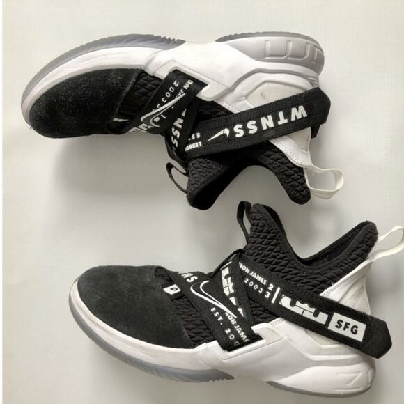Nike Lebron Solider XII Basketball Sneakers Size 7 - Picture 3 of 12
